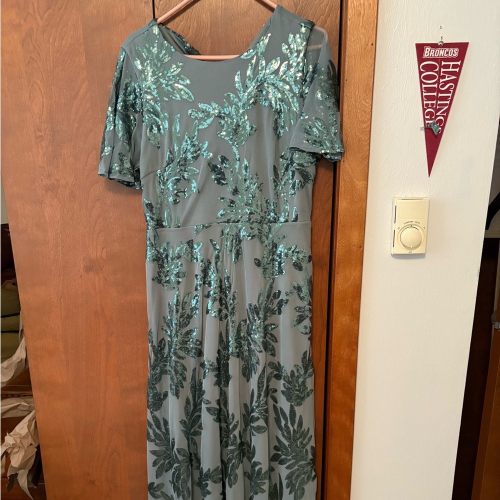 Elegant Green Sequin Dress